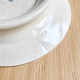 Assiette sur pied / Longchamp / terre de fer polychrome