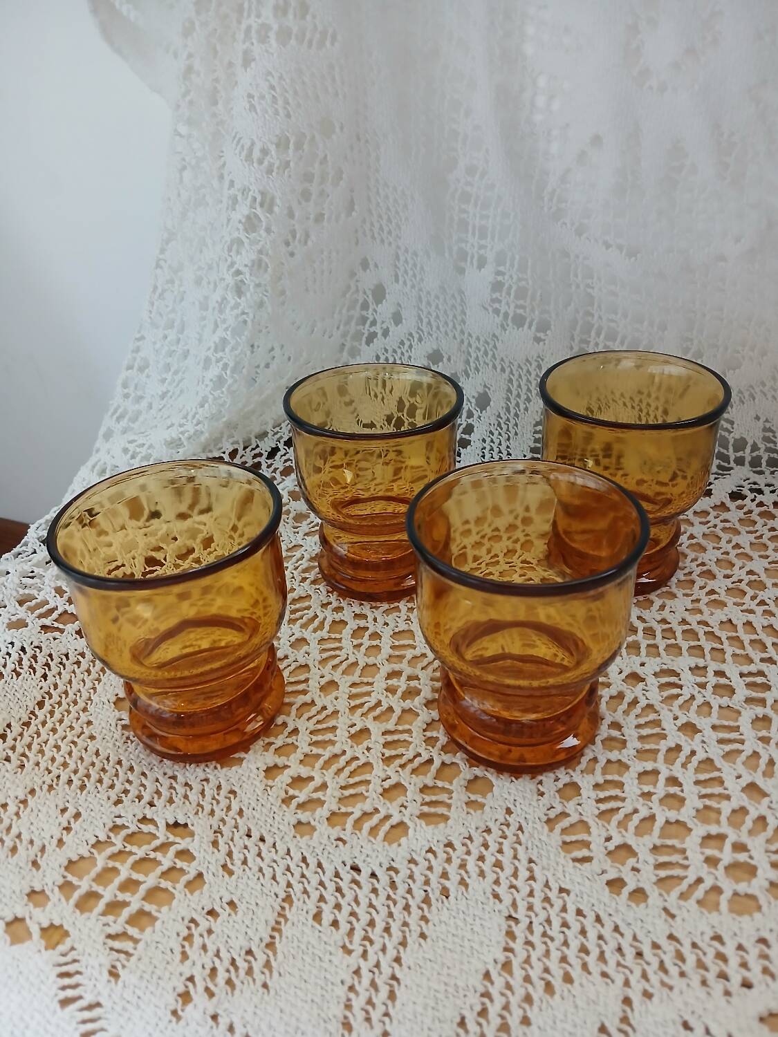4 verres ambrés vintages
