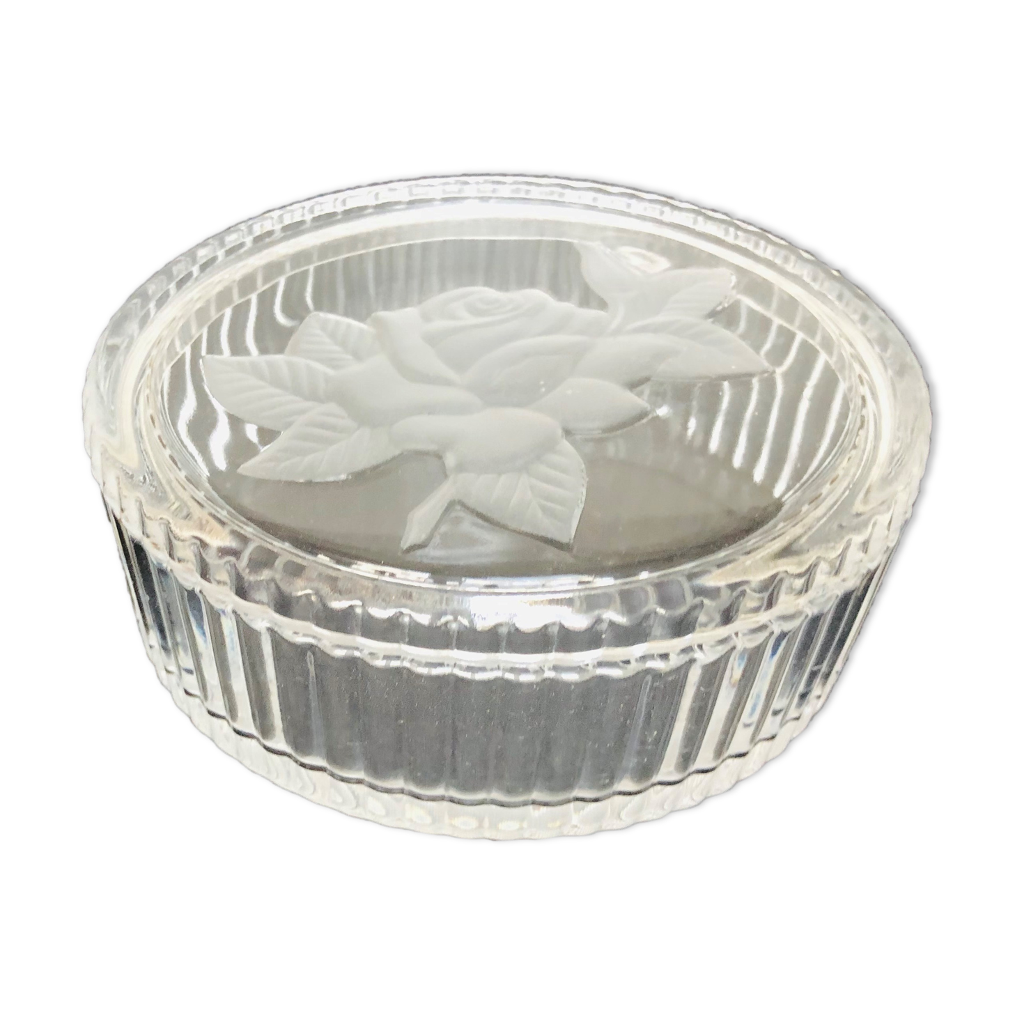 Oval glass box with pink engraved decoration