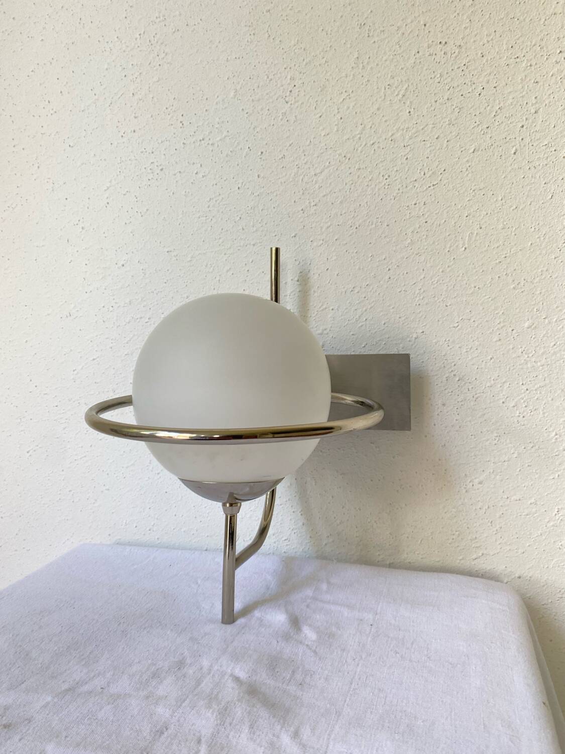 Paire d'appliques globe murale space age vintage 1970