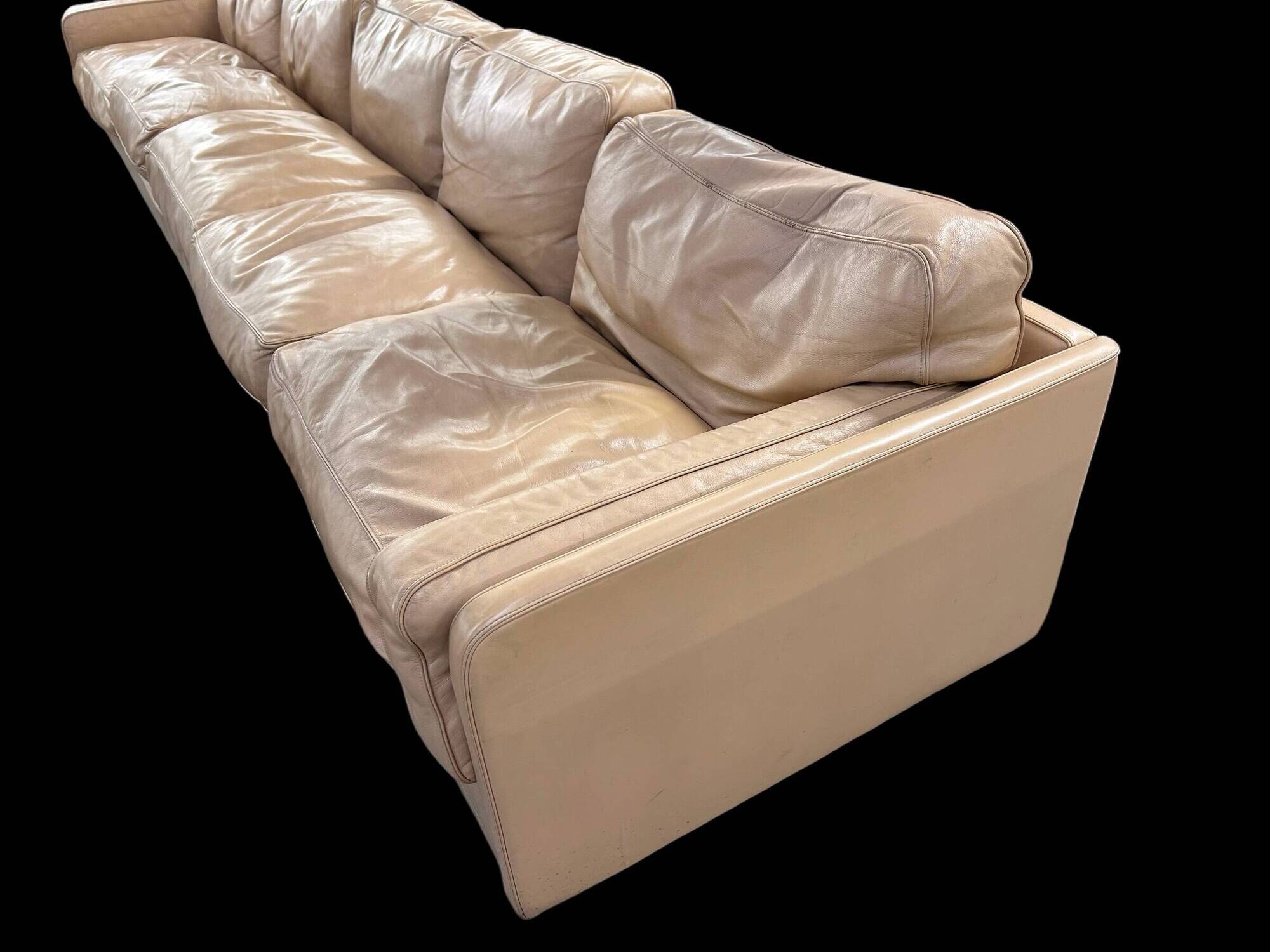 Modular sofa Poltrona Frau model Socrates in beige leather