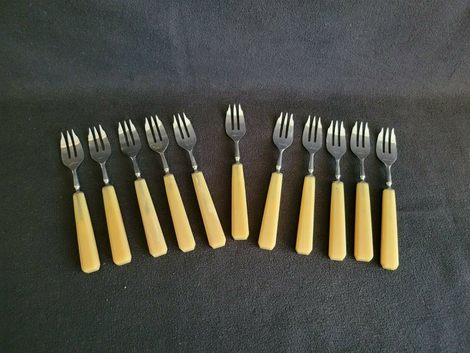 11 old small covered forks with Chromino dessert