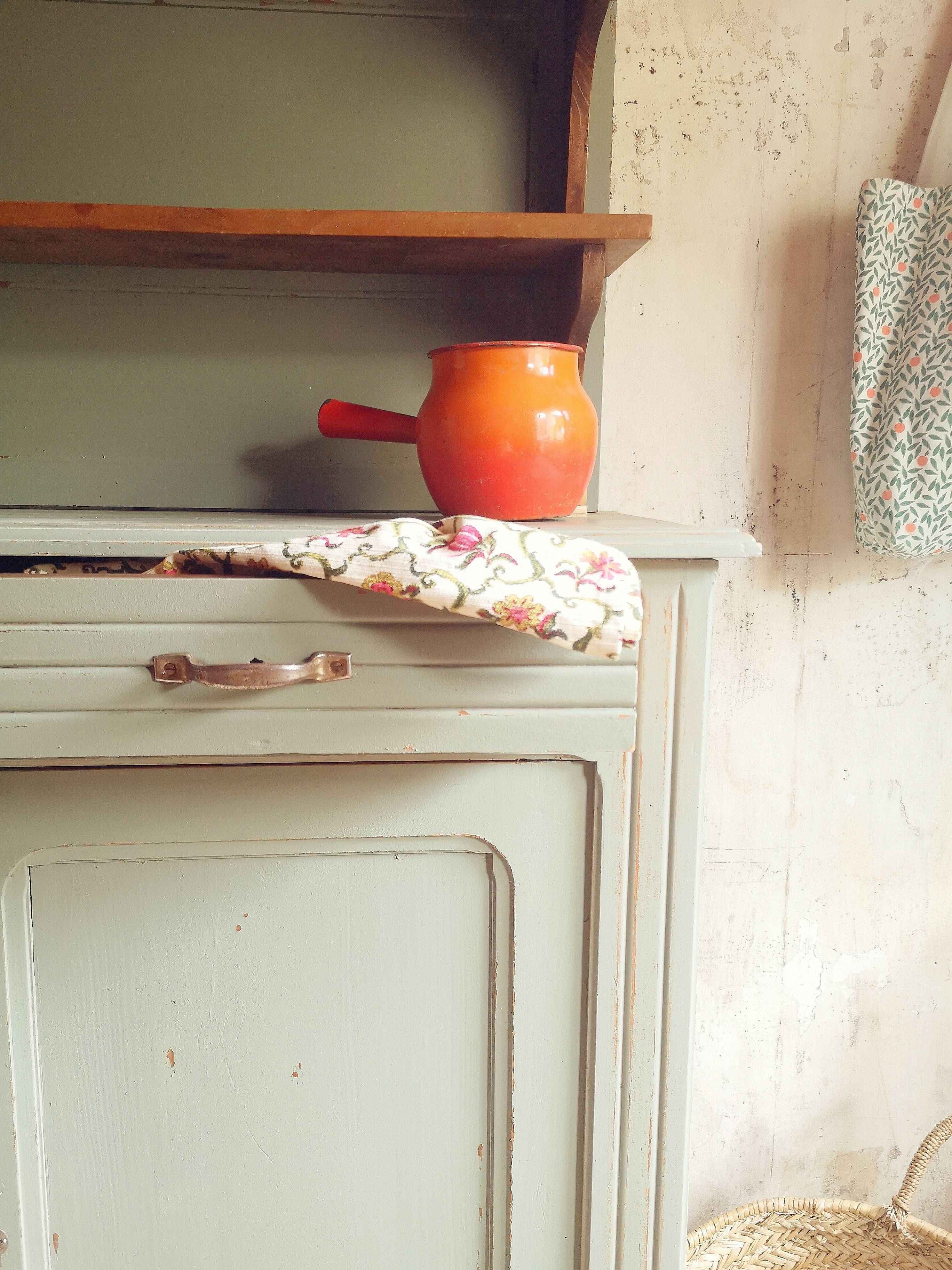 Vaisselier shelves