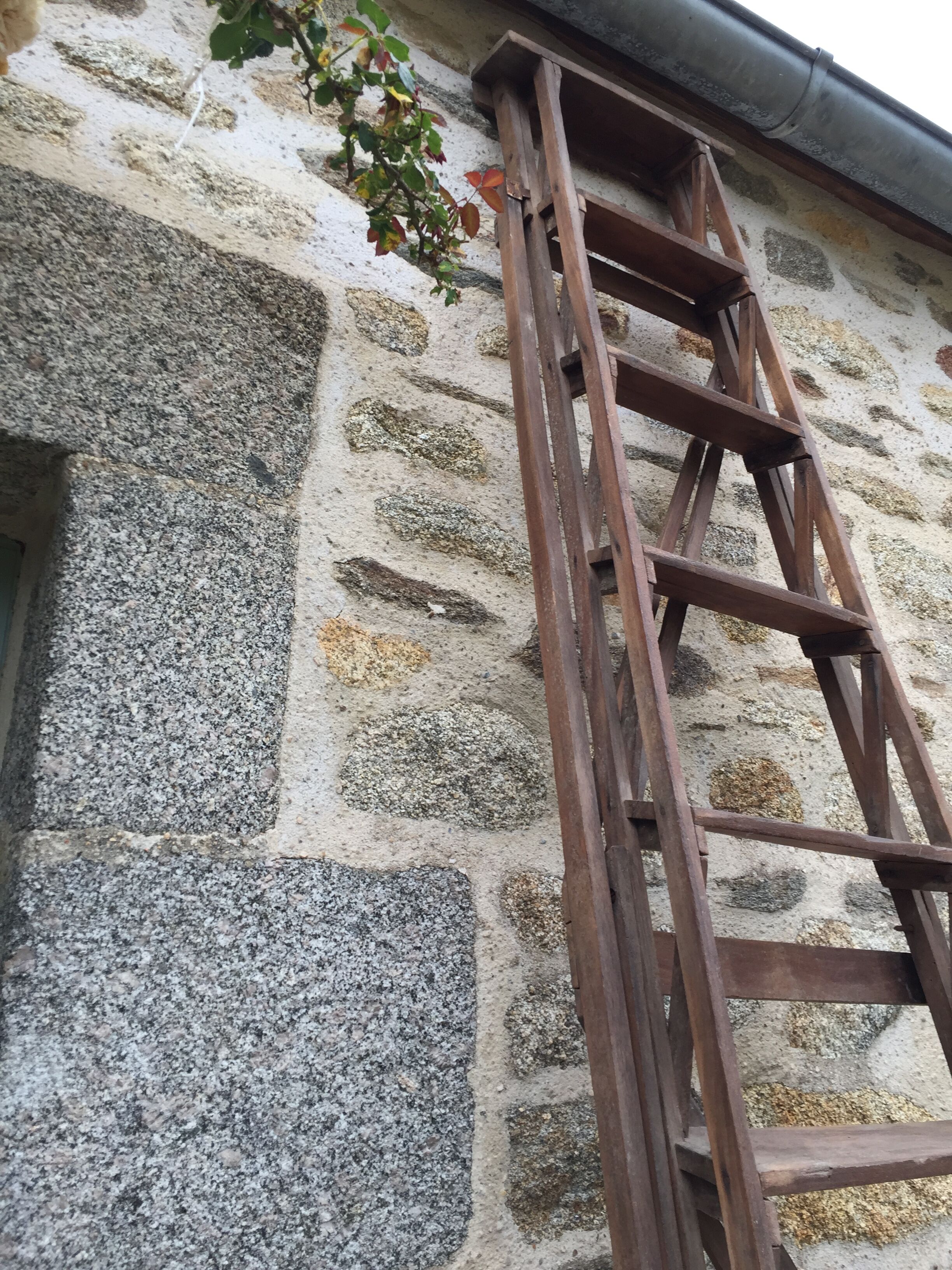 Castle bookcase stool