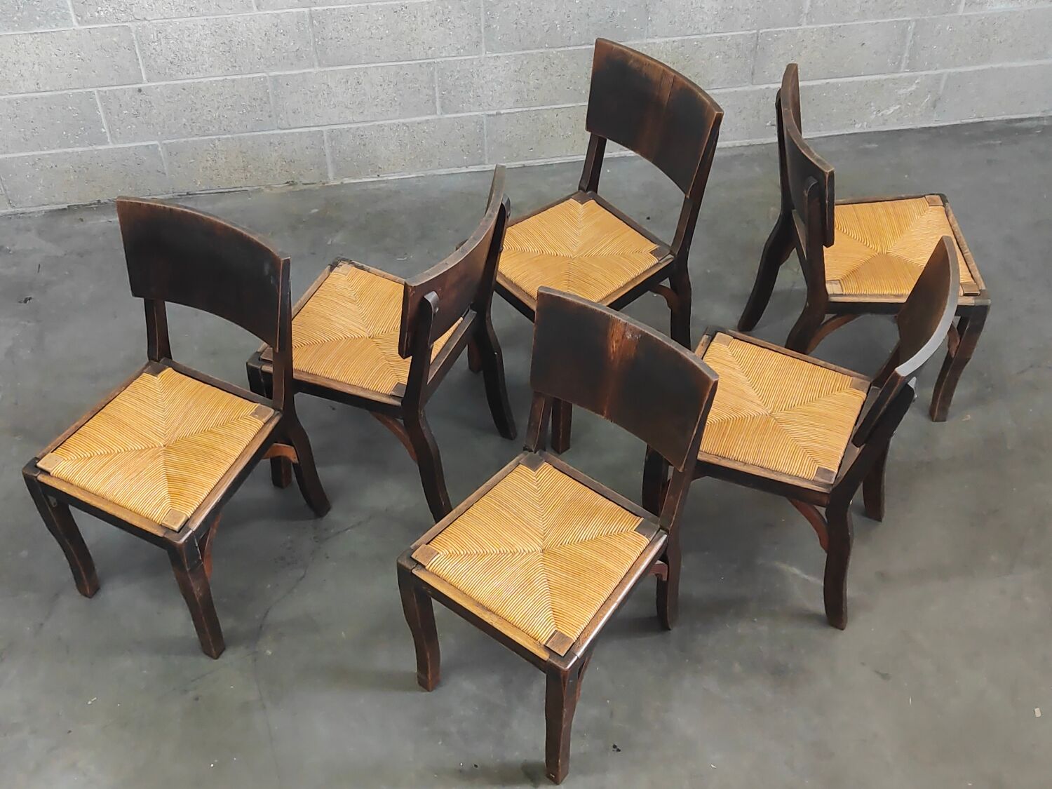 Suite of 6 chairs brutalist style straw and solid oak