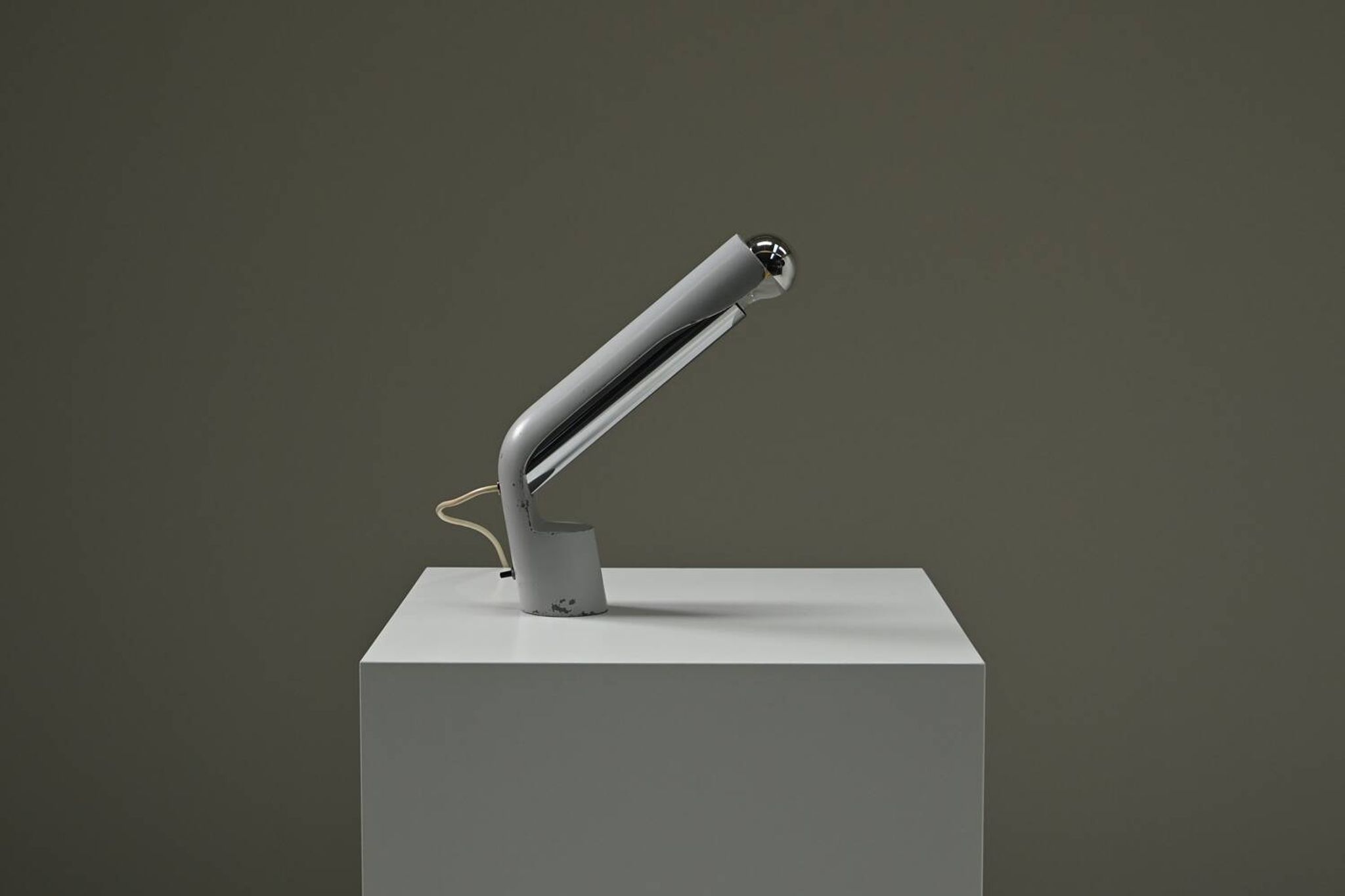 Pugno table lamp by Richard Carruthers for Fontana Arte, 1970s Italy.
