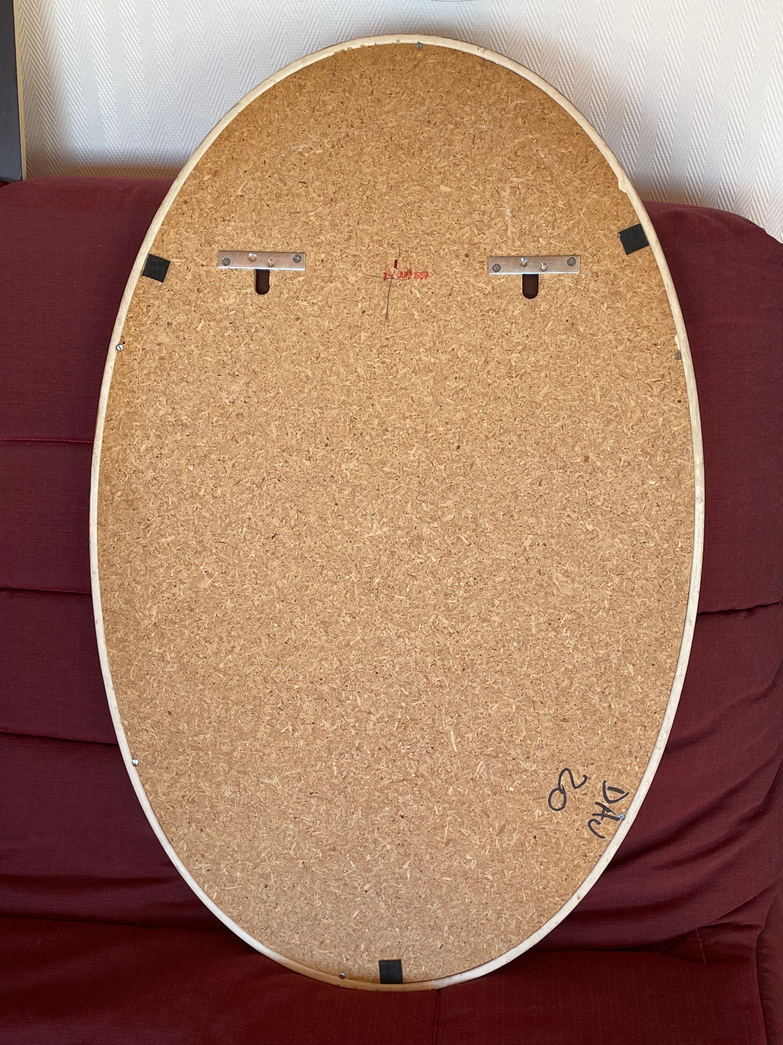 Oval pop mirror from the 60s 70s