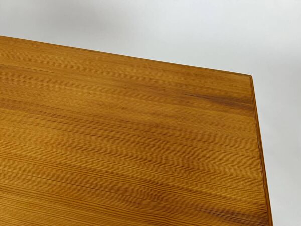 Table à manger vintage en pin, table shaker des années 70.