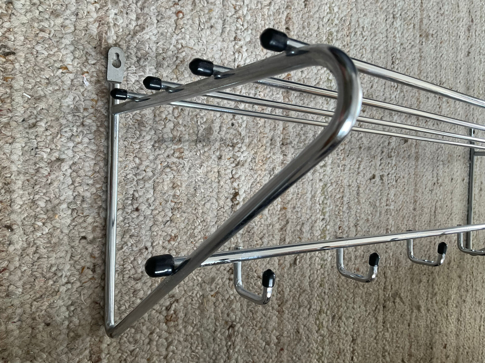 Porte manteau vestiaire mural en inox années 50-60