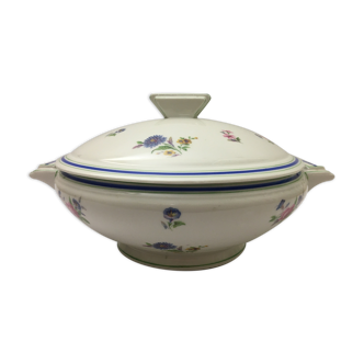 Soup bowl " Lourioux Foëcy " with flower motifs.