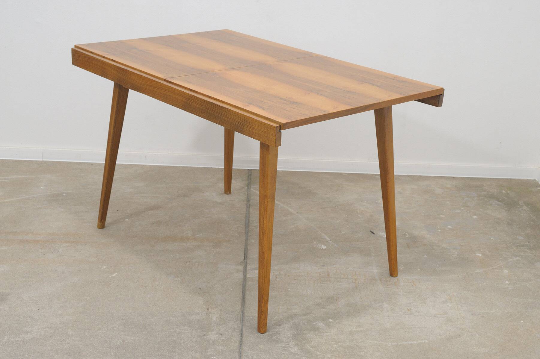 Table à manger pliante vintage par František Jirák pour Tatra nábytok, 1970