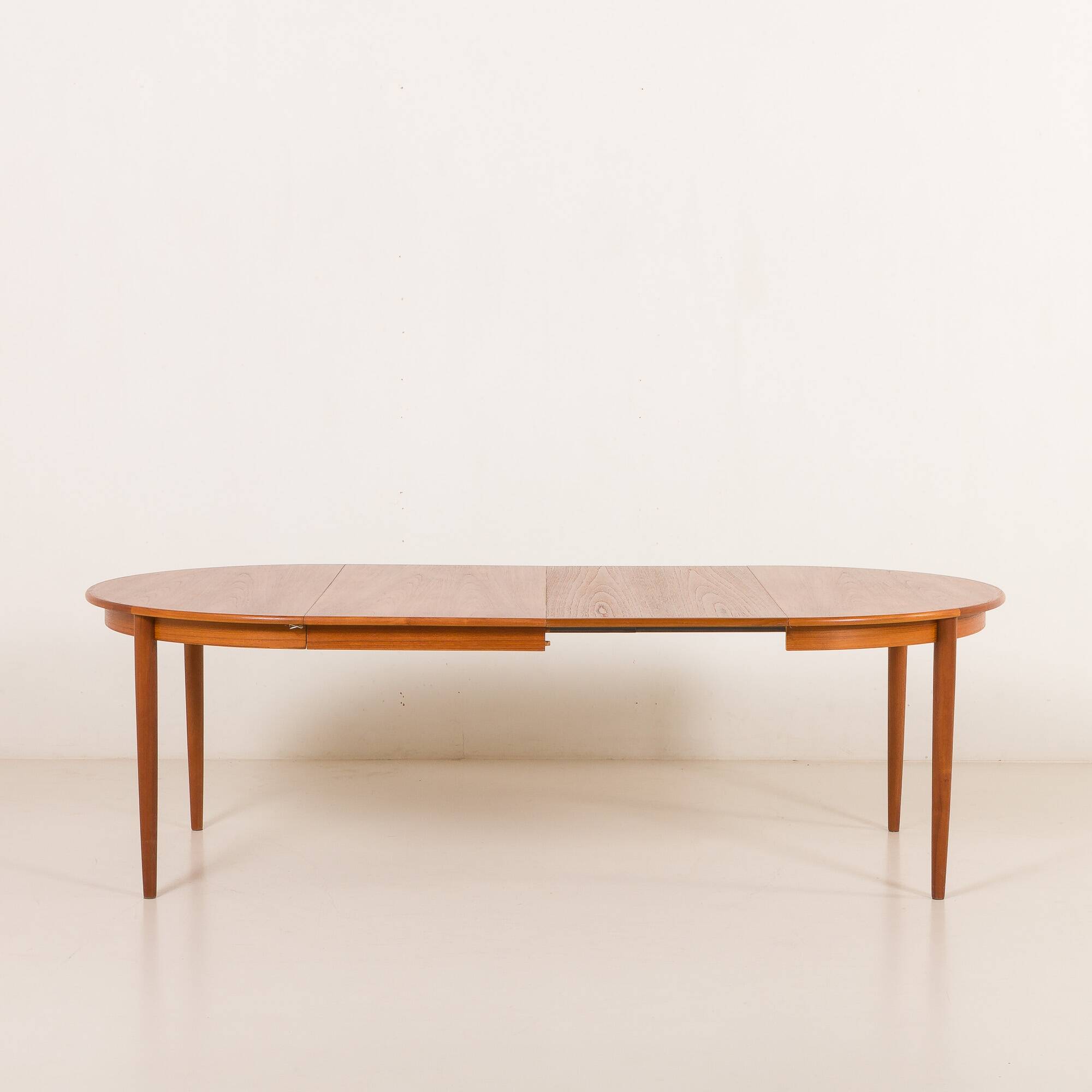 Danish round teak expandable table with 2 leaves, 1960s