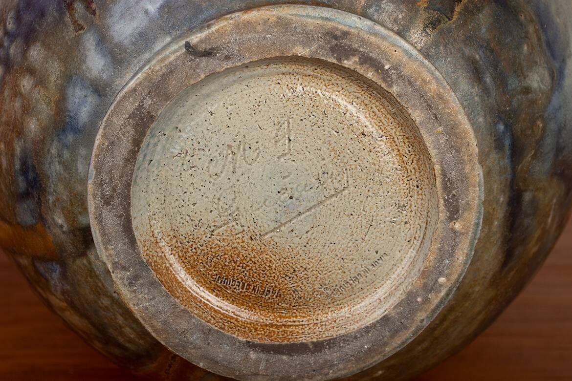 Large Art Deco vase, in glazed and iridescent blue stoneware, by Roger Guérin 1930.