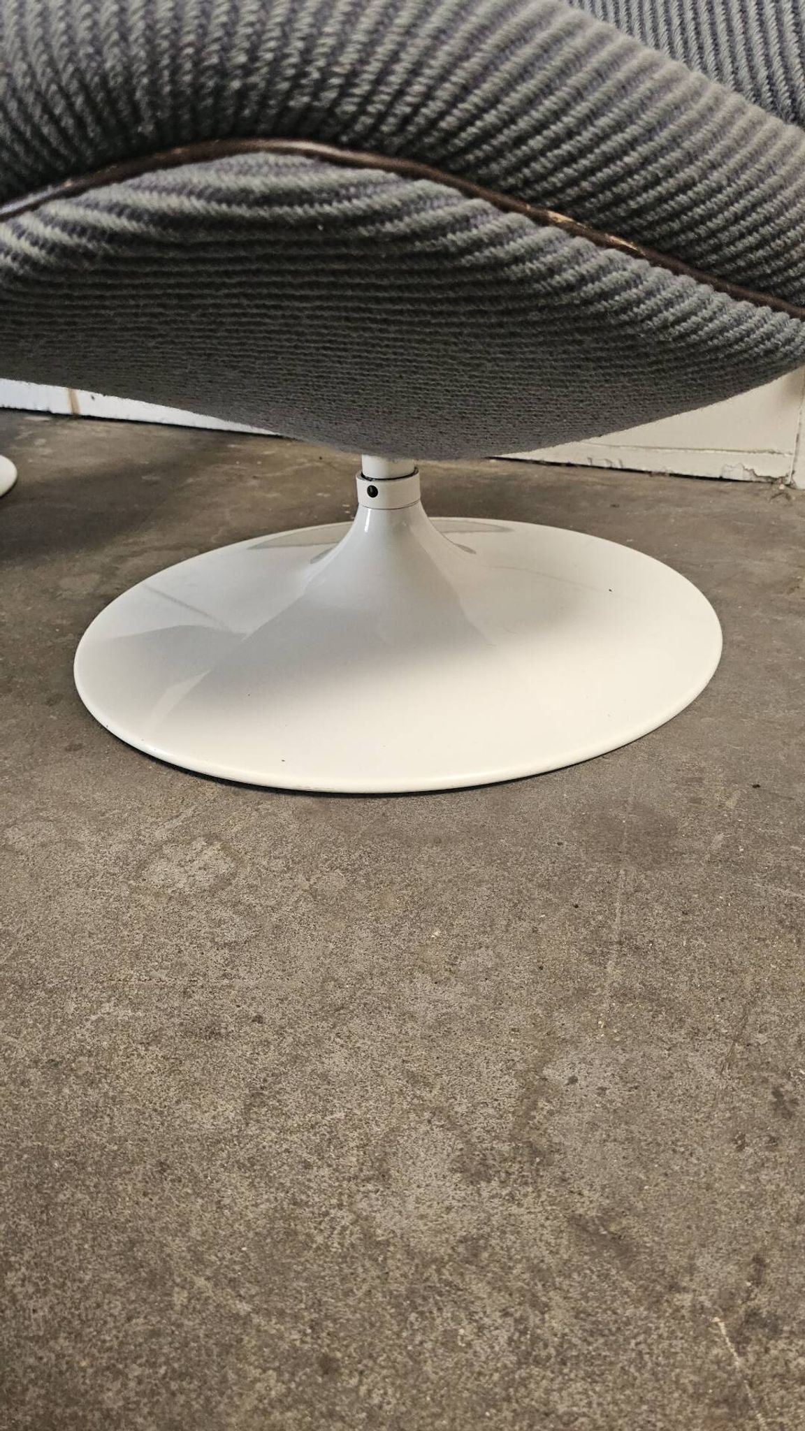 Artifort 508 swivel chairs designed by Geoffrey Harcourt.