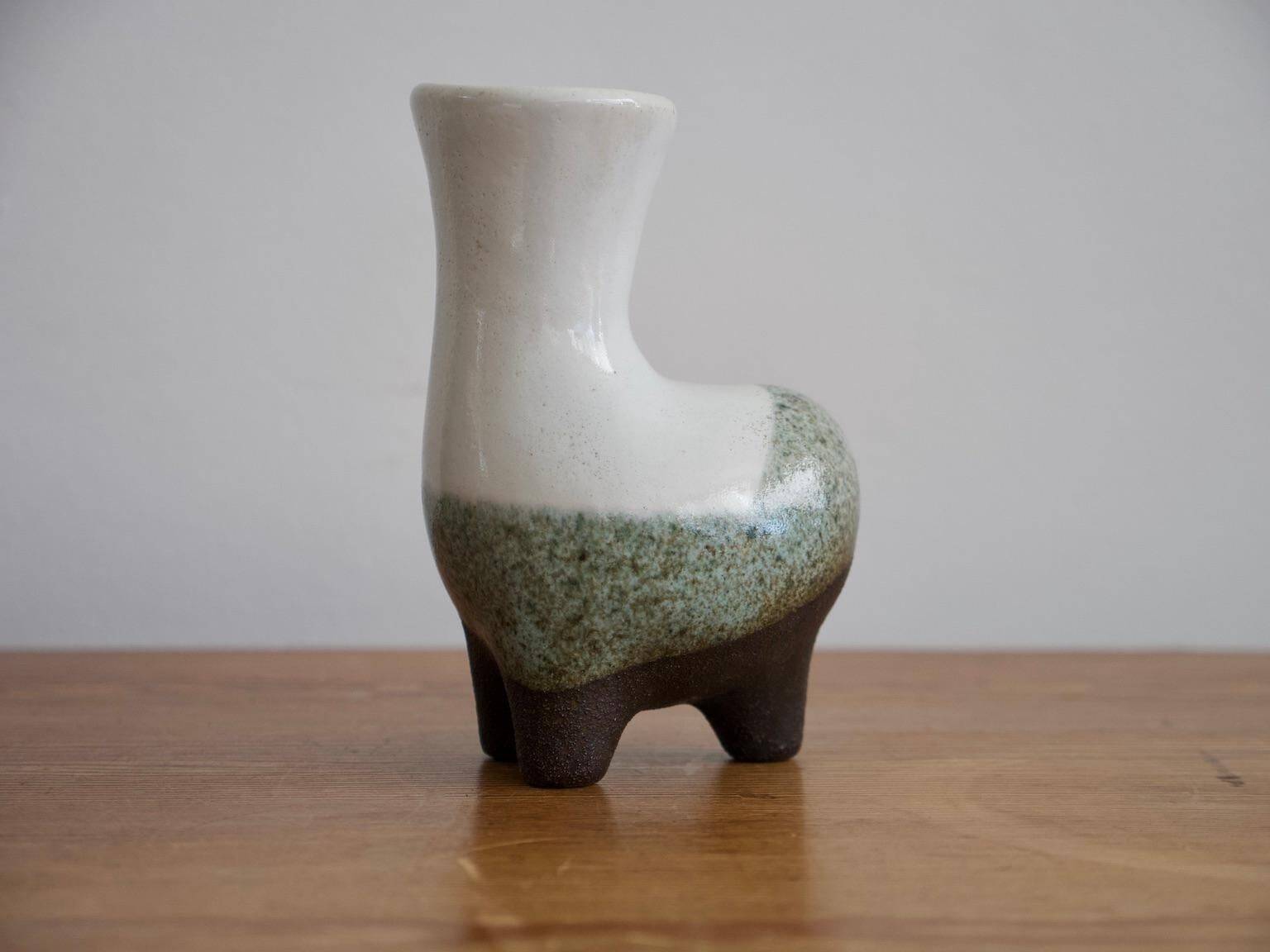 Ensemble de pichet et vase en faïence émaillée de Gilbert Valentin