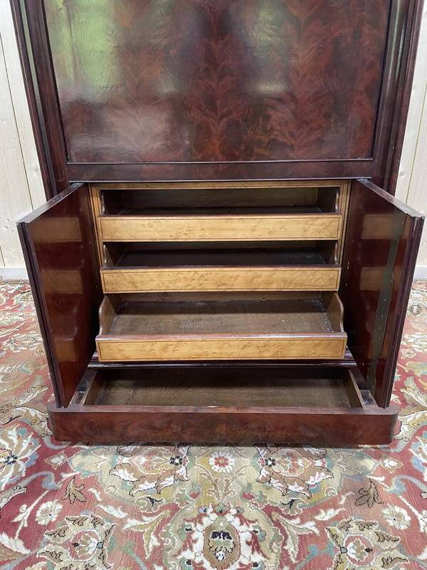 Secrétaire en acajou et placage d'acajou Louis Philippe