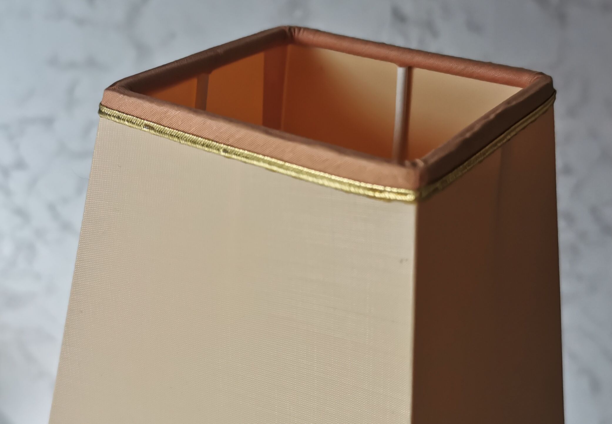 Coral lamp and gold house Le Dauphin