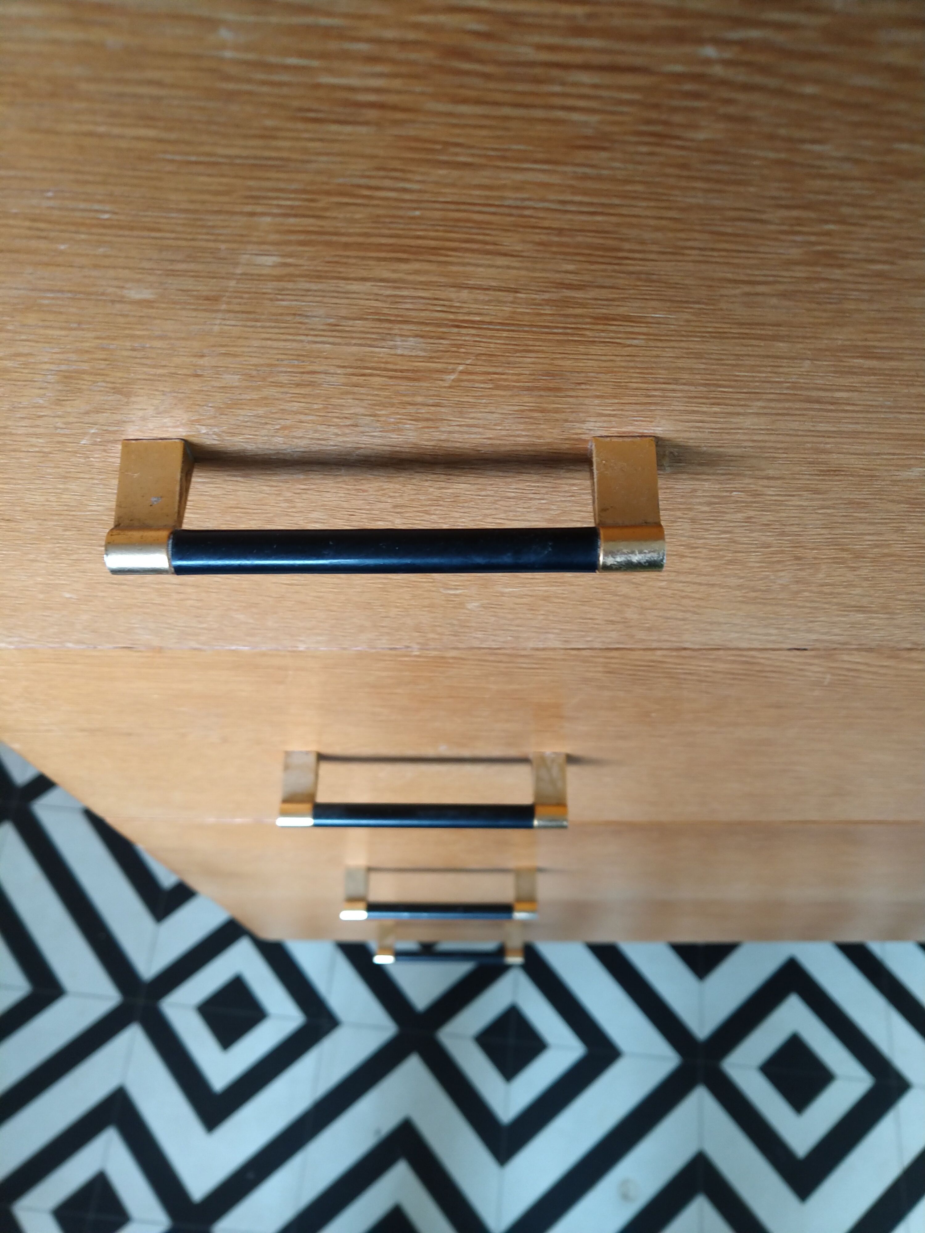 Chest of drawers 60-foot compass