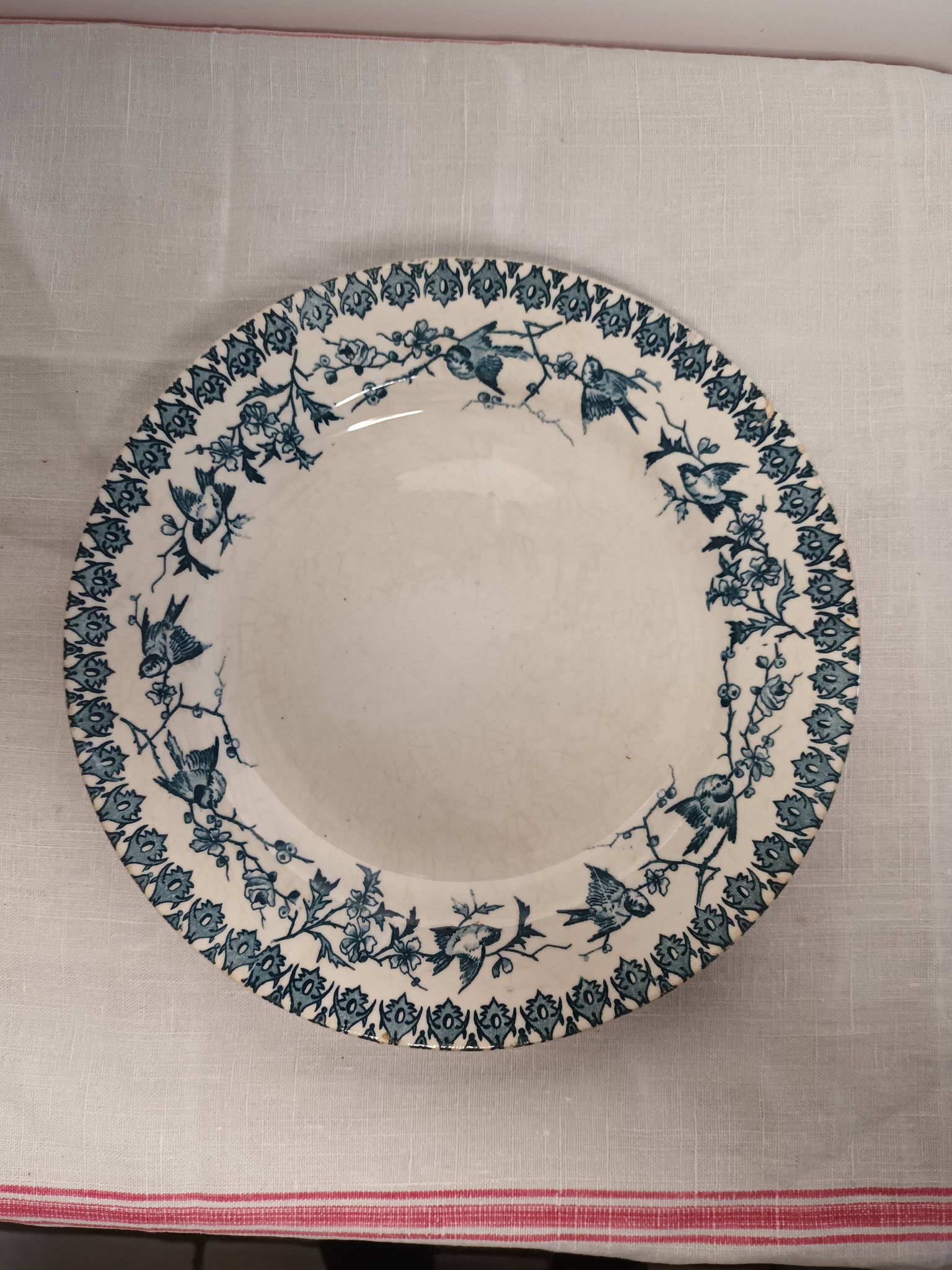 Set of three plates