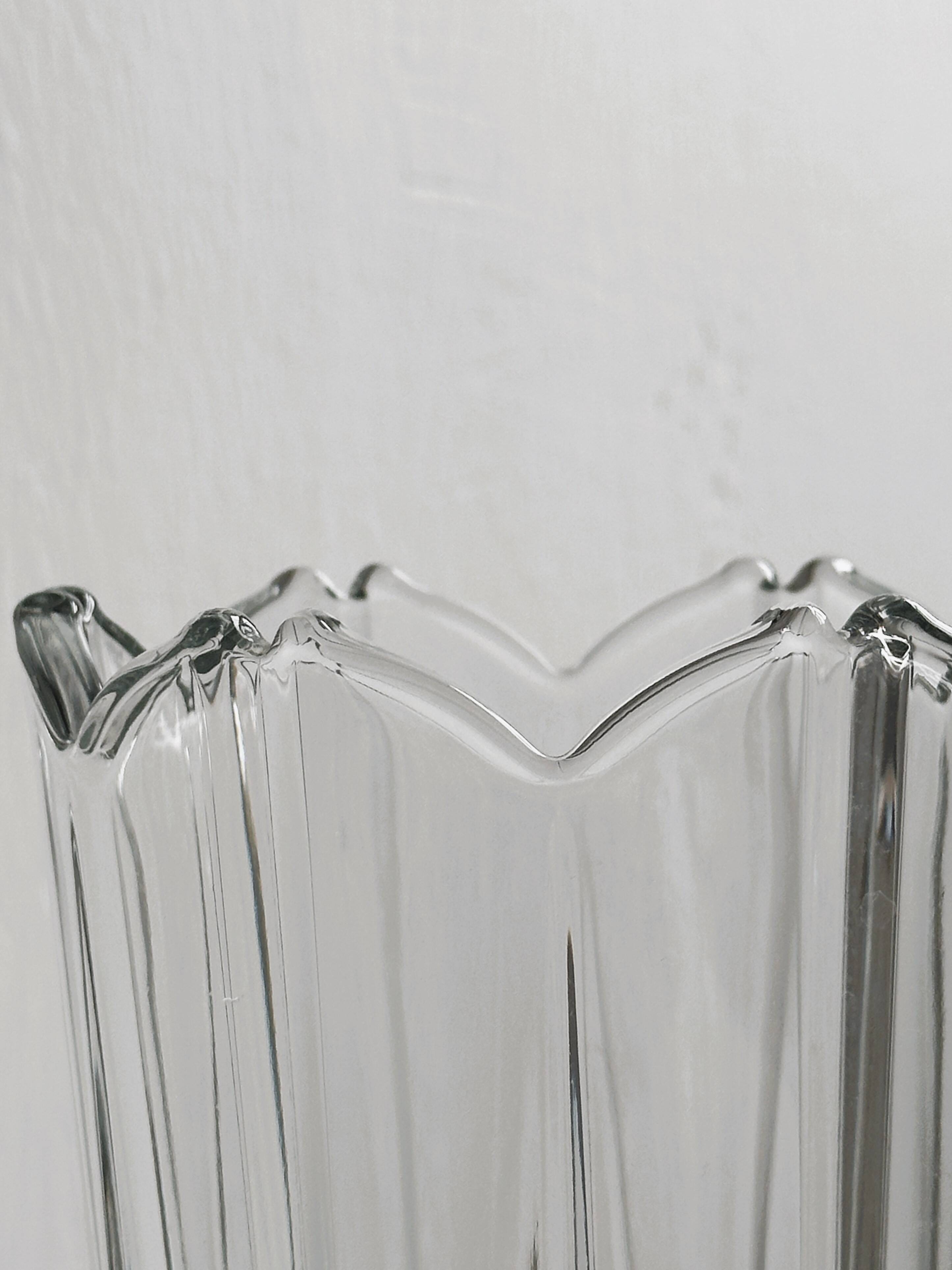 Crystal vase large flower petals.