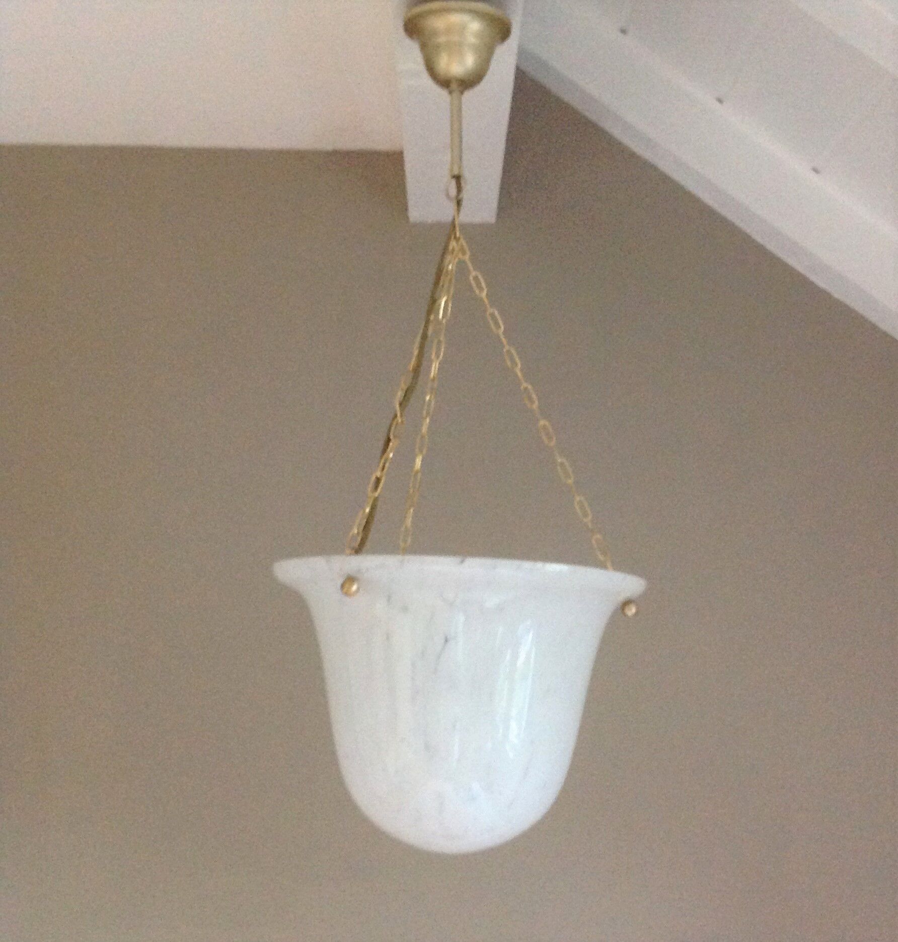 Suspension vasque en verre de Clichy blanc style art déco