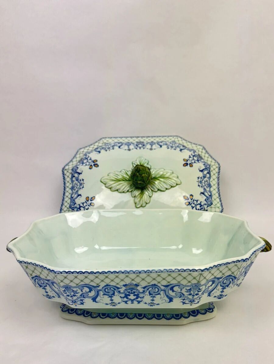 Gien, vegetable dish, soup tureen and its lid in fine earthenware, Rouen decoration.