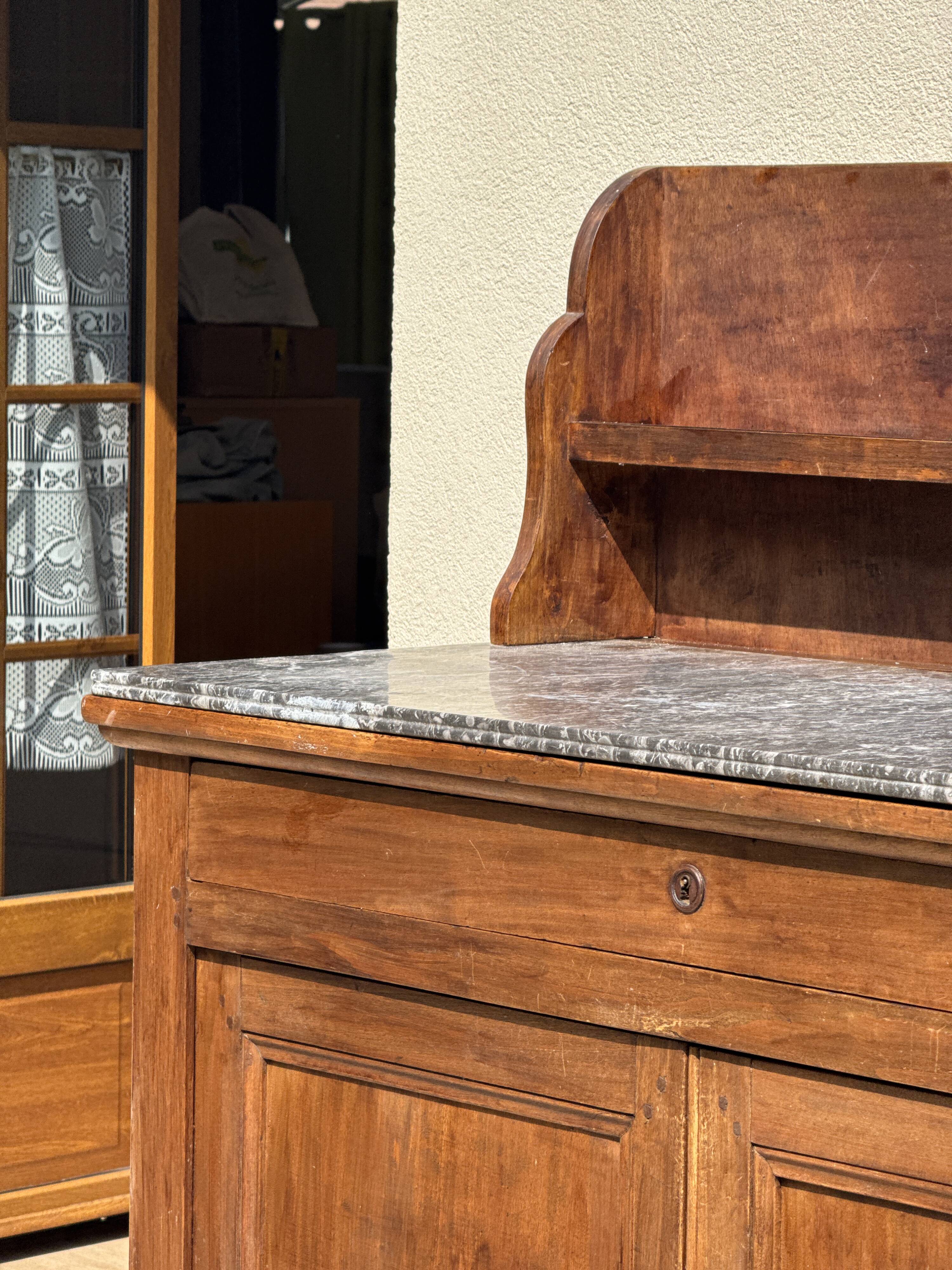 Grand buffet, meuble de toilette ancienne à dessus de marbre XIXe