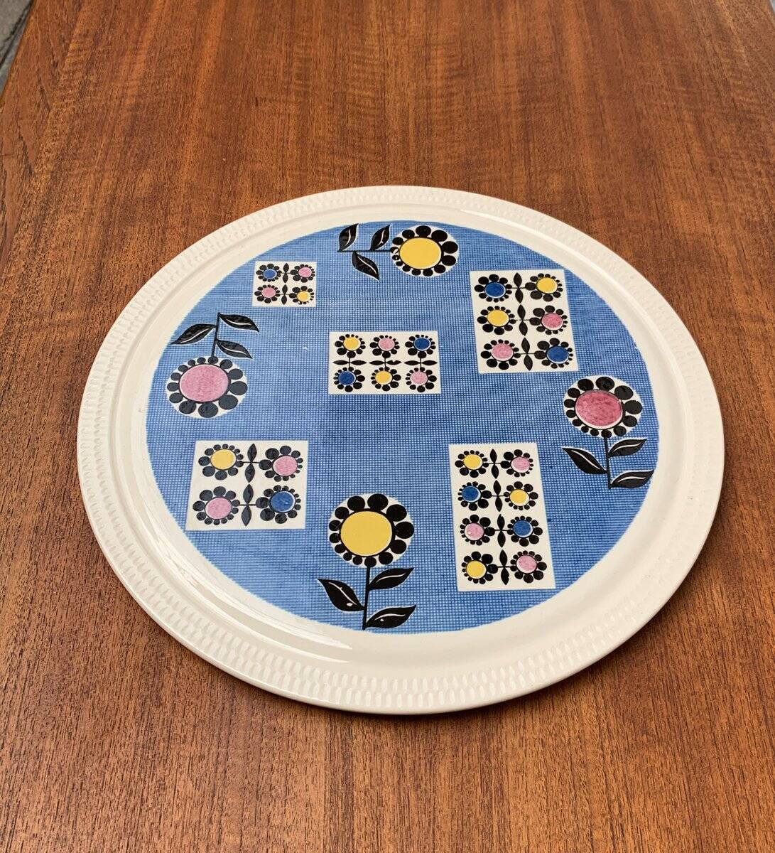 Mid-century German ceramic cake plate with floral patterns by Limburg, 1960s.