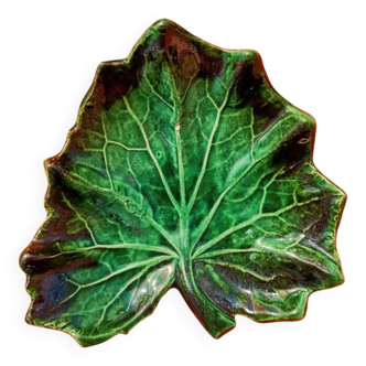Retro leaf pocket emptier