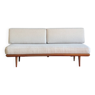 Scandinavian daybed teak bench by Peter Hvit