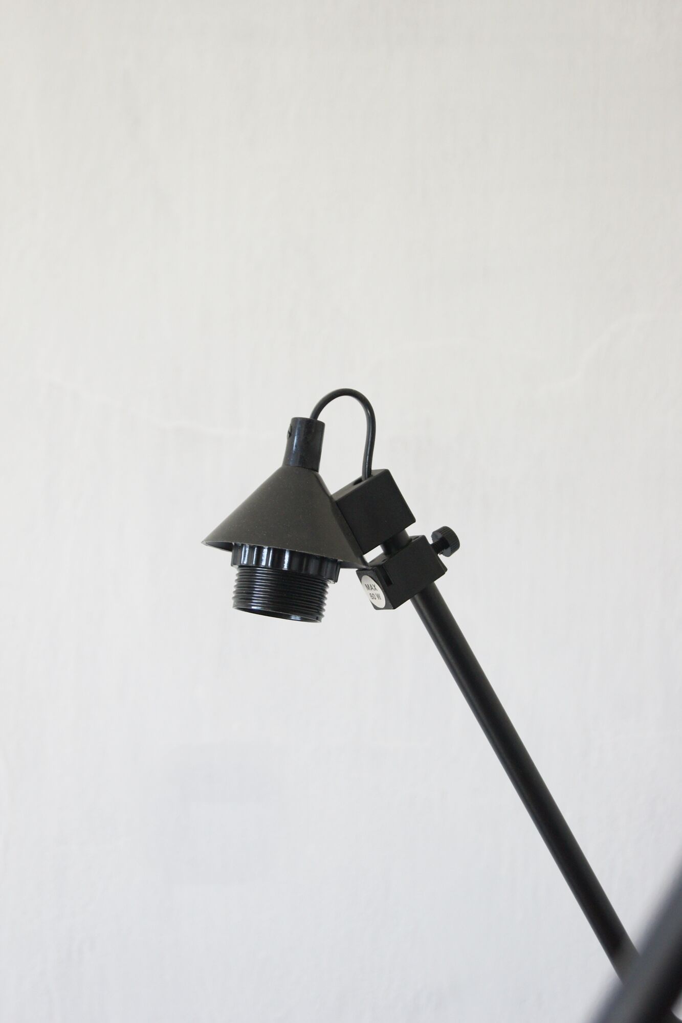 Minimalist desk lamp