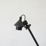 Minimalist desk lamp