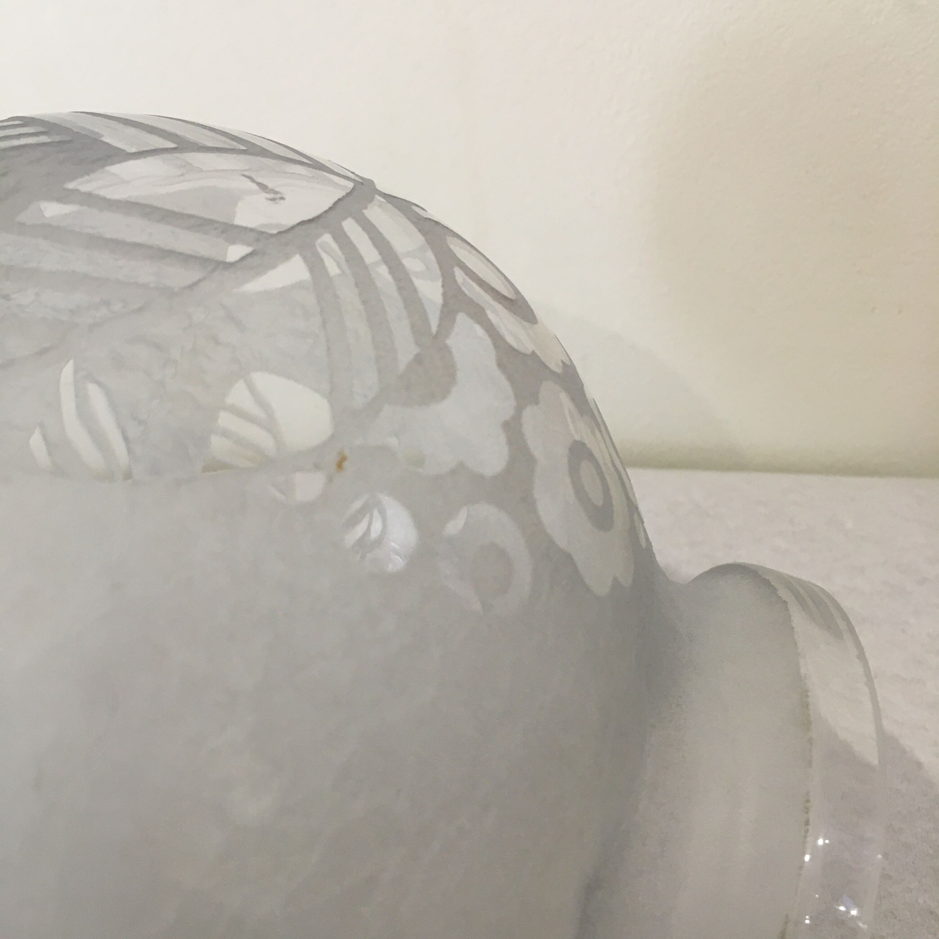 Vase ball signed Lorrain France
