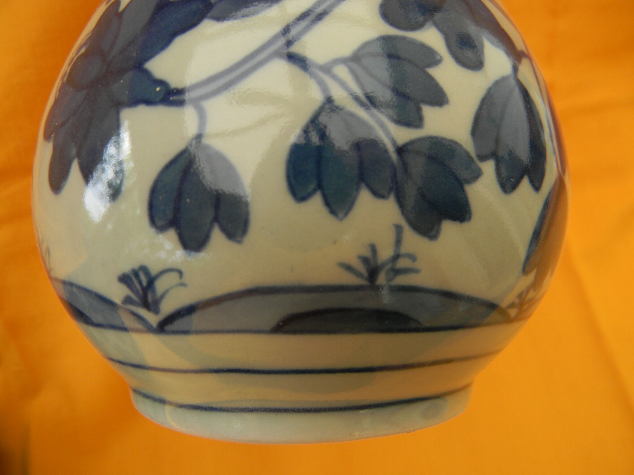 Pair of Asian porcelain vases. Blue décor.