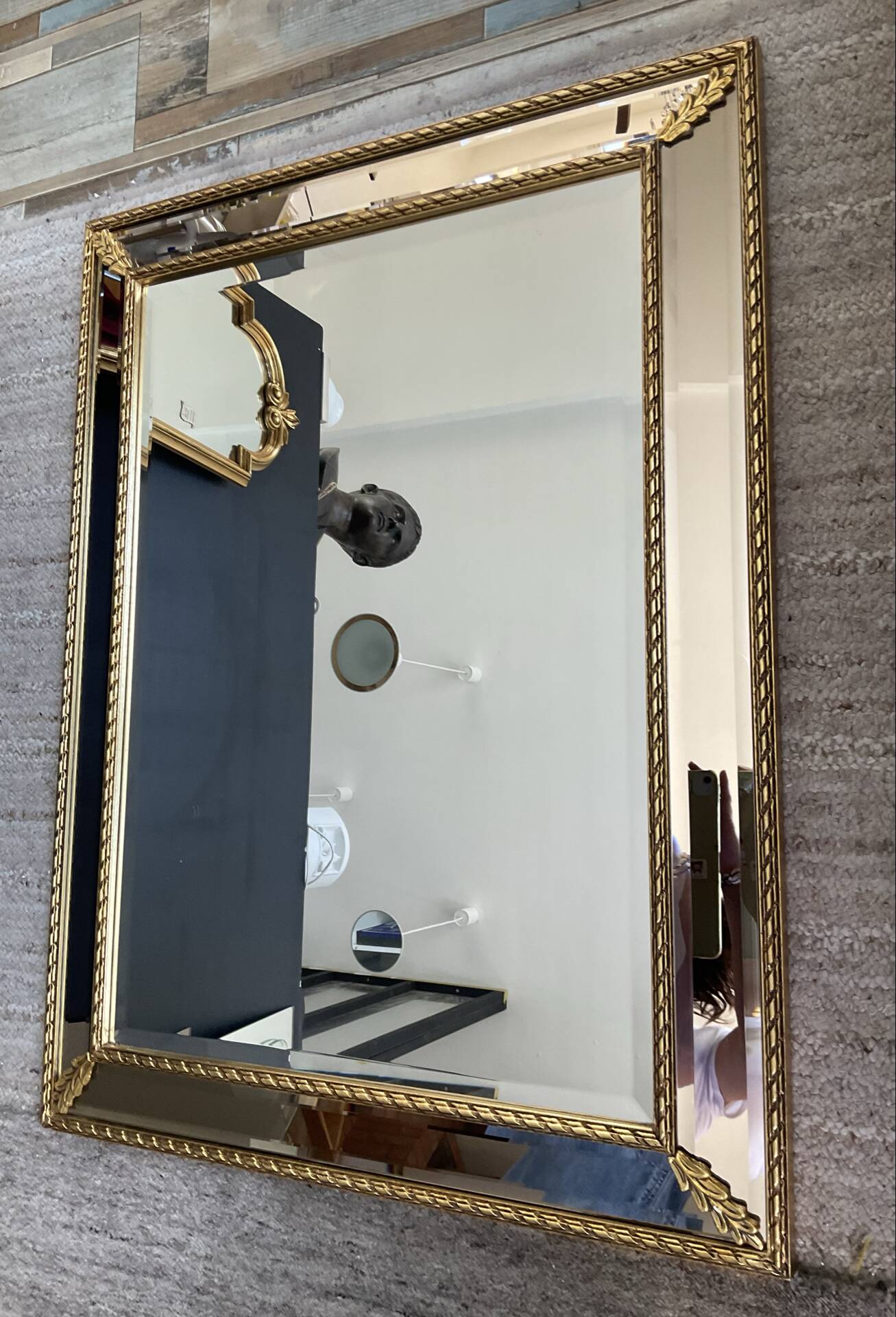 Ancien miroir bois doré et parcloses biseautées 