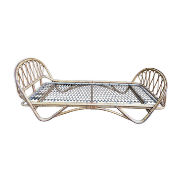 Rattan basket bed