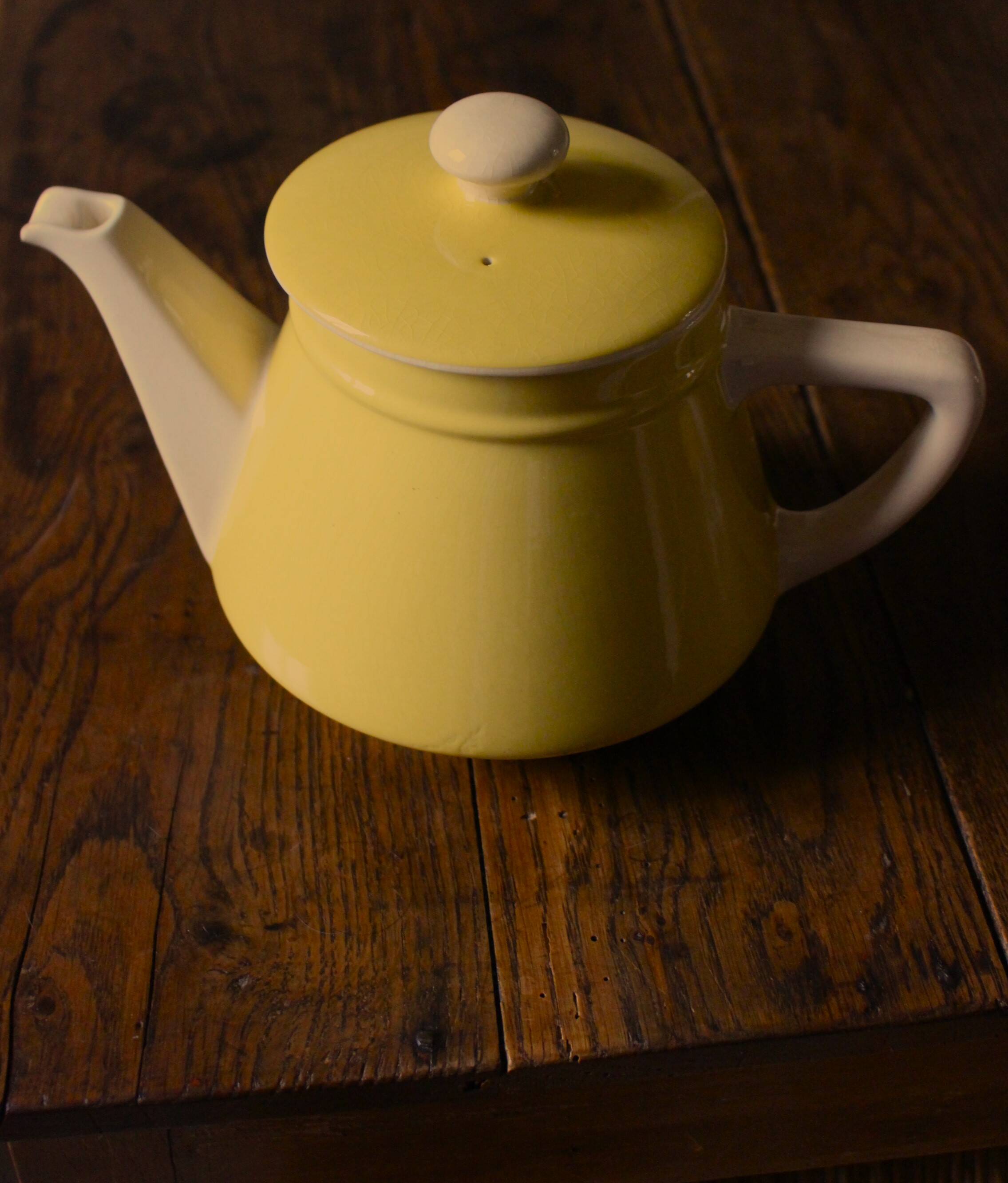 Villeroy Boch yellow earthenware teapot