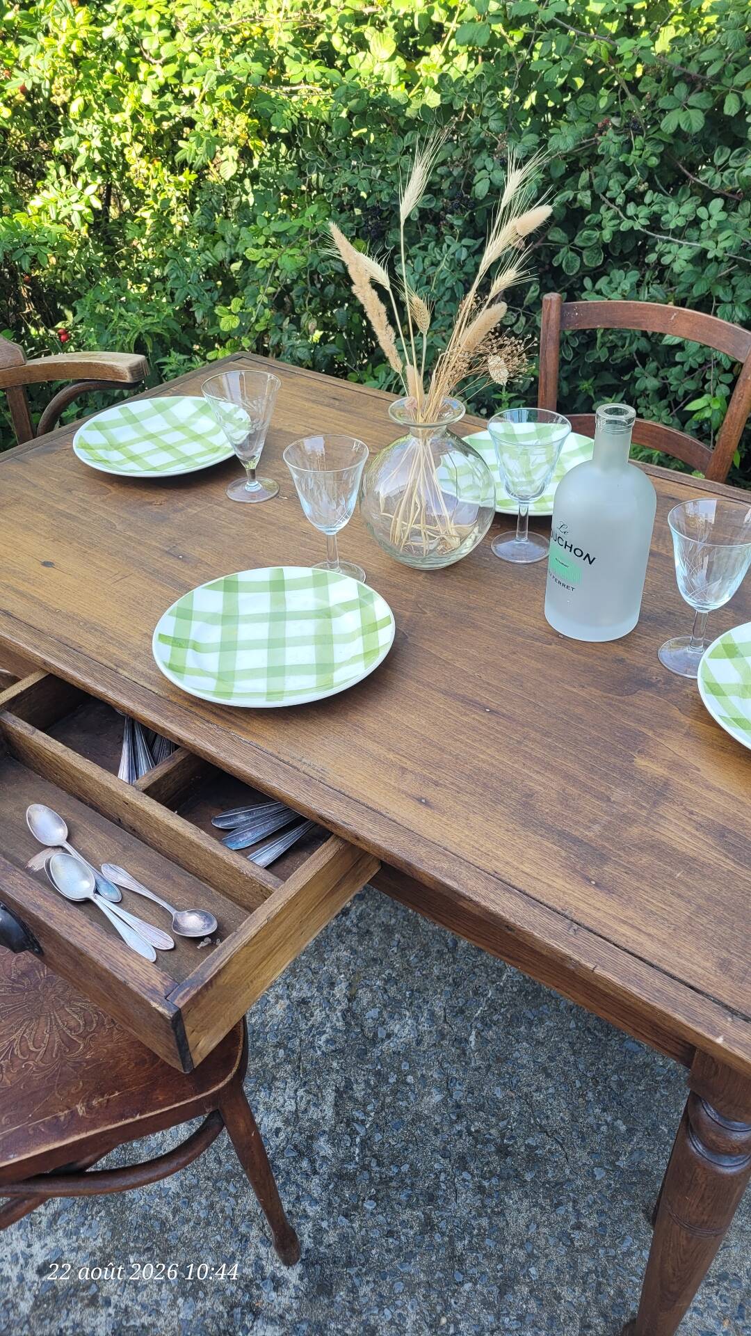 Farm table