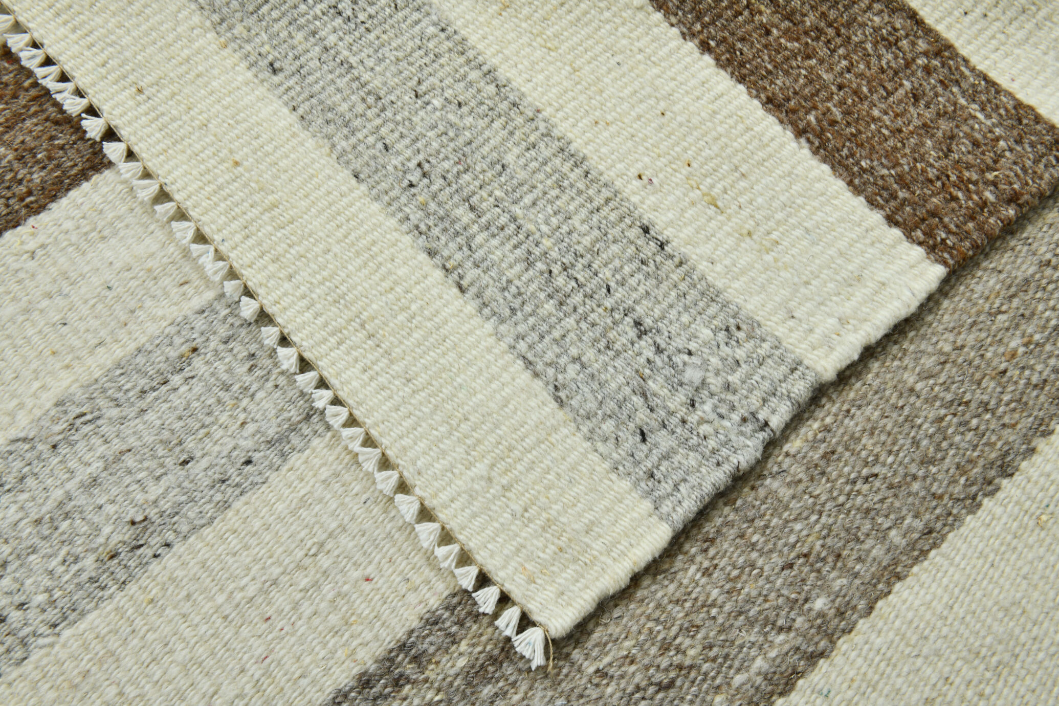 Handmade wool carpet 324x228cm