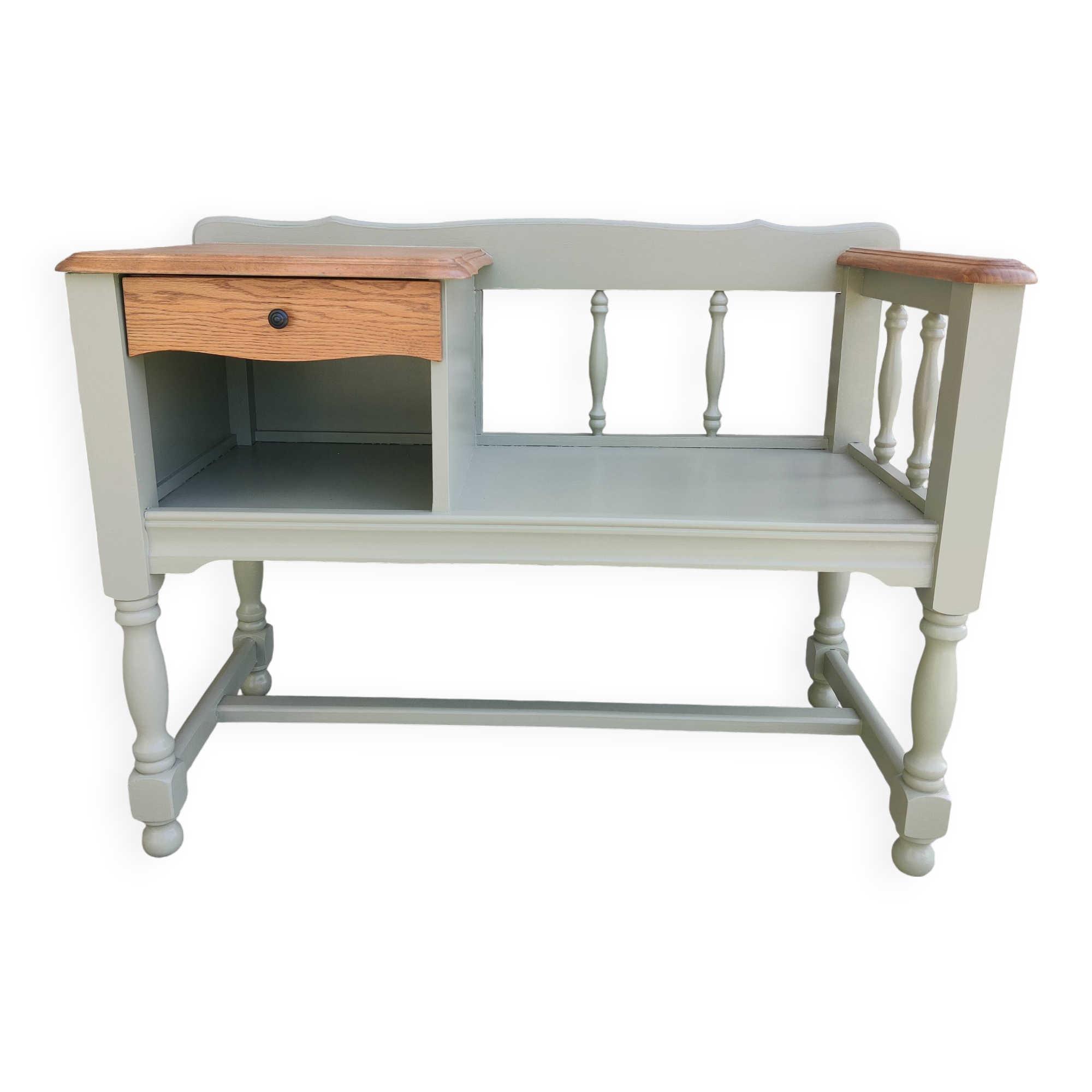 Entrance bench