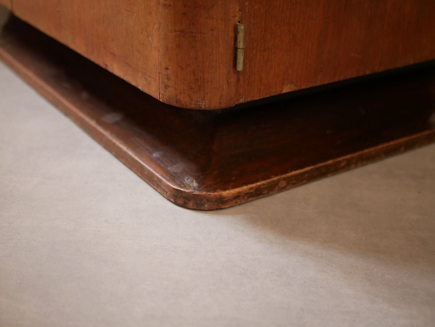 Art deco shoe cabinet