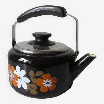 Old enameled kettle decorated with large flowers design 1970 retro kitchen decor