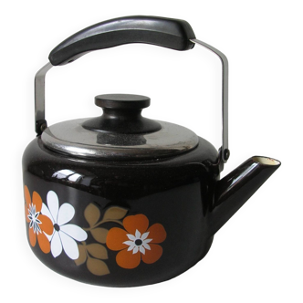 Old enameled kettle decorated with large flowers design 1970 retro kitchen decor