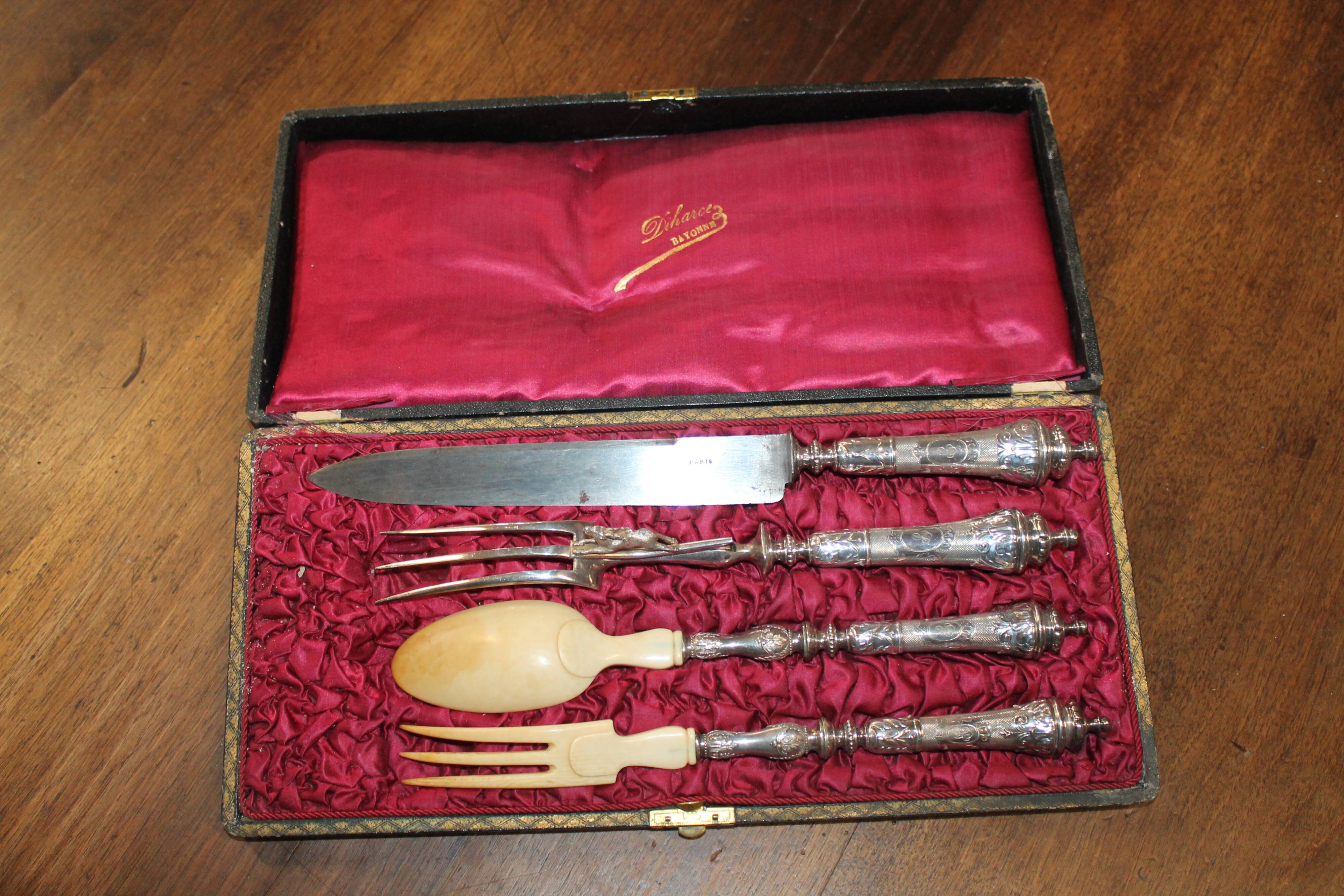 Silver cutlery set