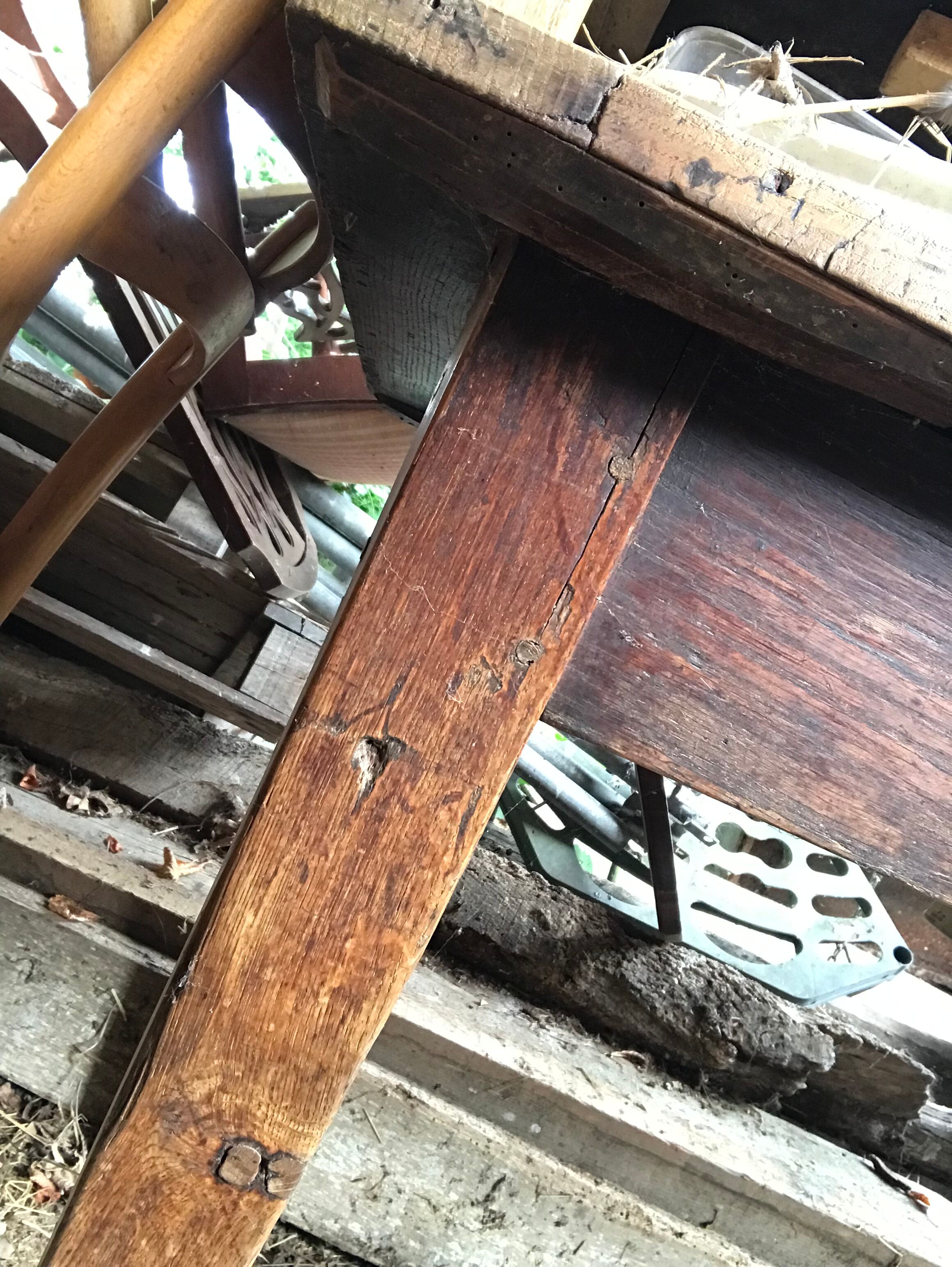 Table farm old spindle feet
