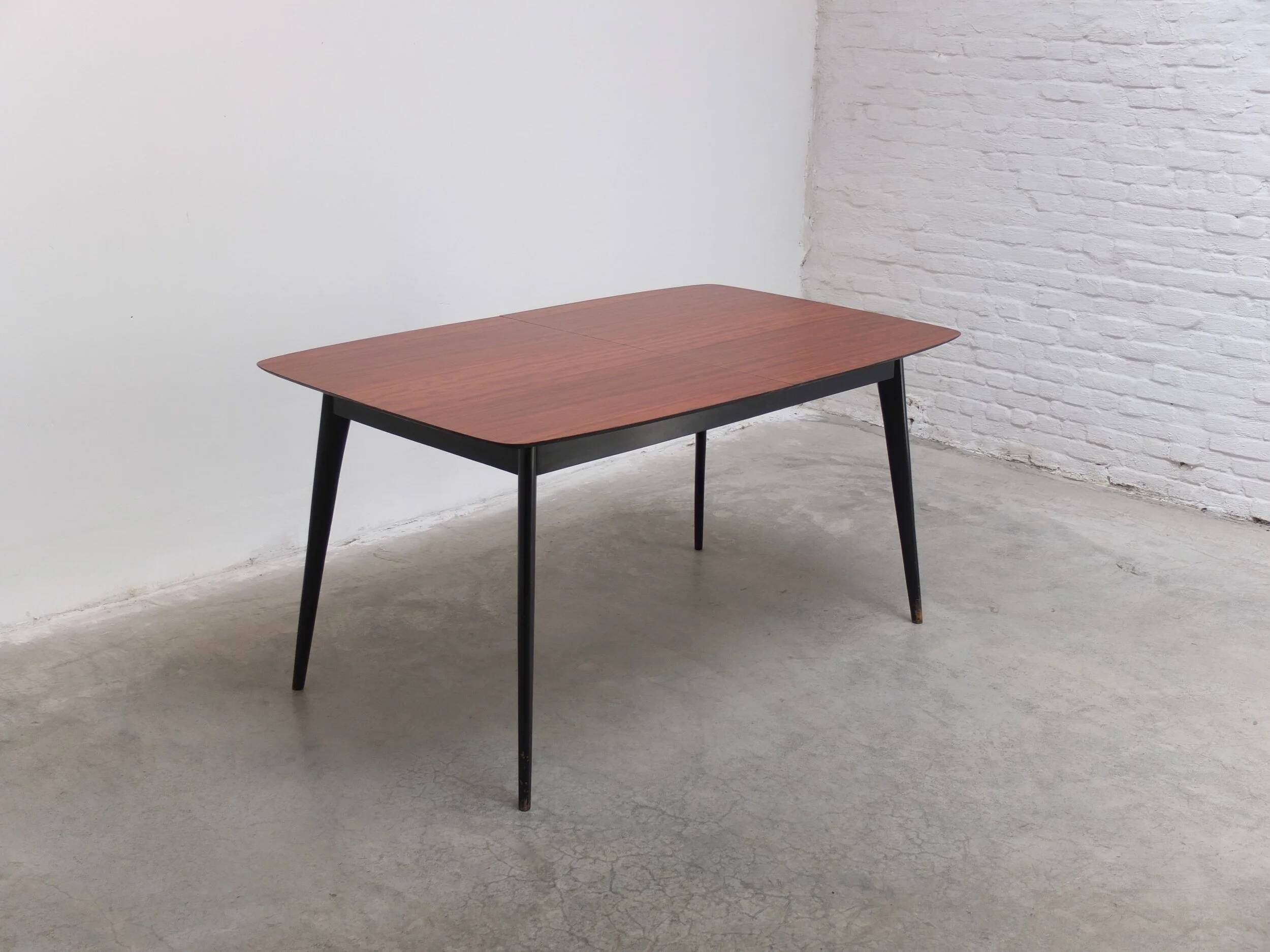 Table à manger extensible par Alfred Hendrickx pour Belform, années 1950.