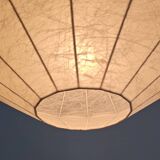 Lampe à suspension Cocoon en forme d'OVNI