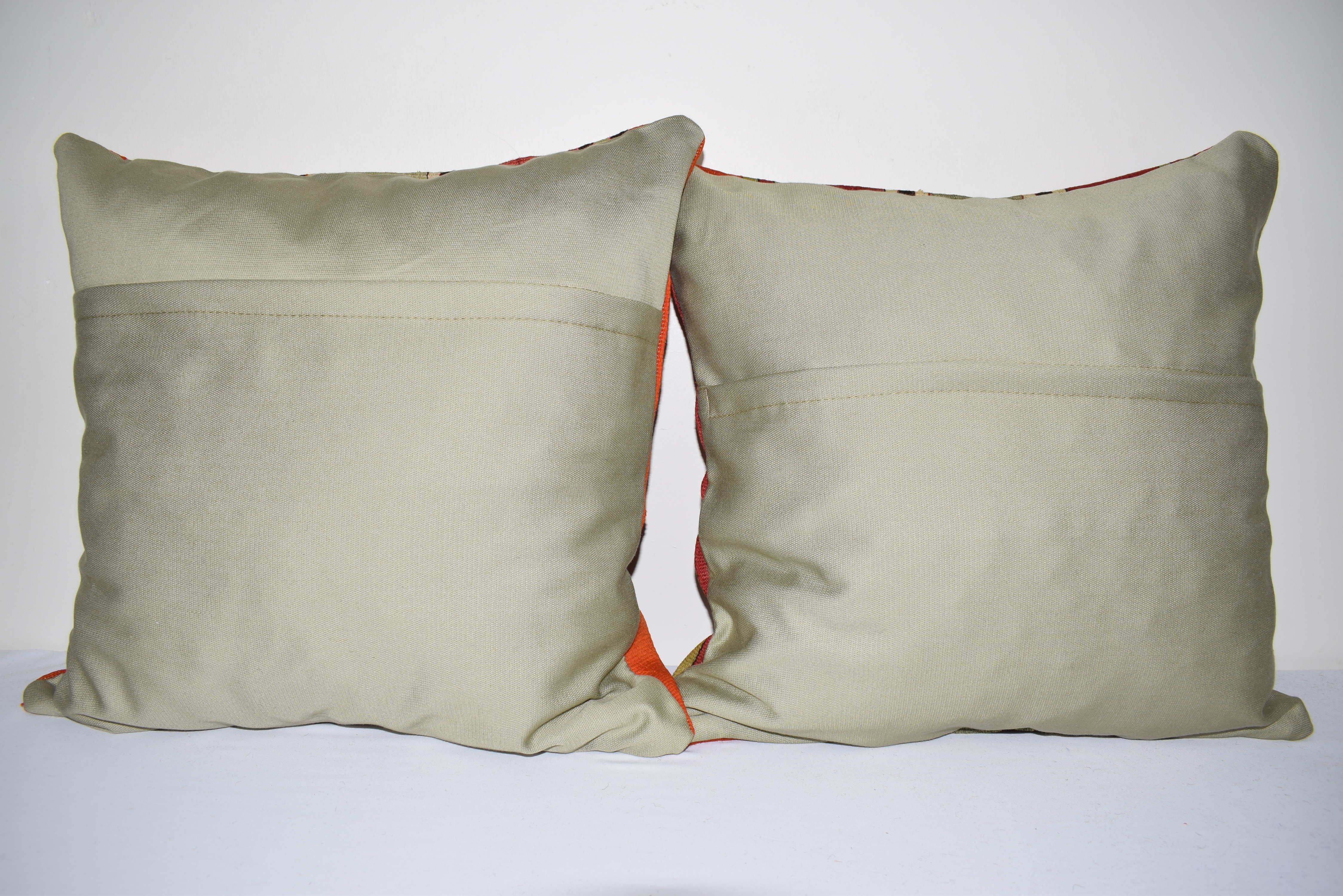 Single, plain Turkish Ak574 striped Kilim cushion cover