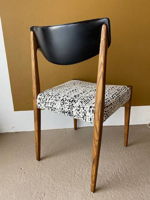 Pair of vintage Scandinavian chairs 60