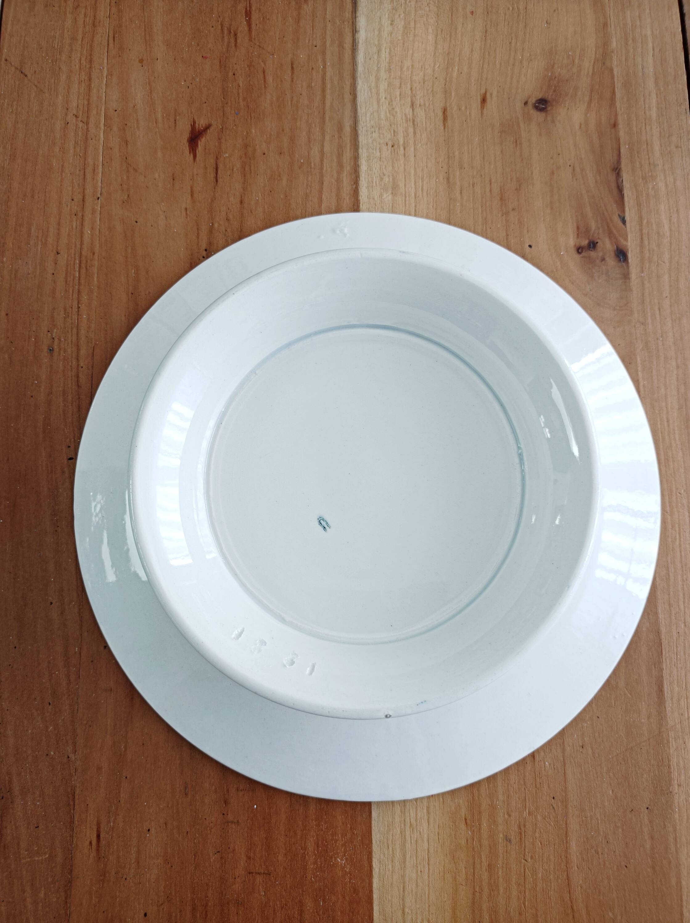 Mounted plate, Saint-Amand ironstone compote dish, Lucy